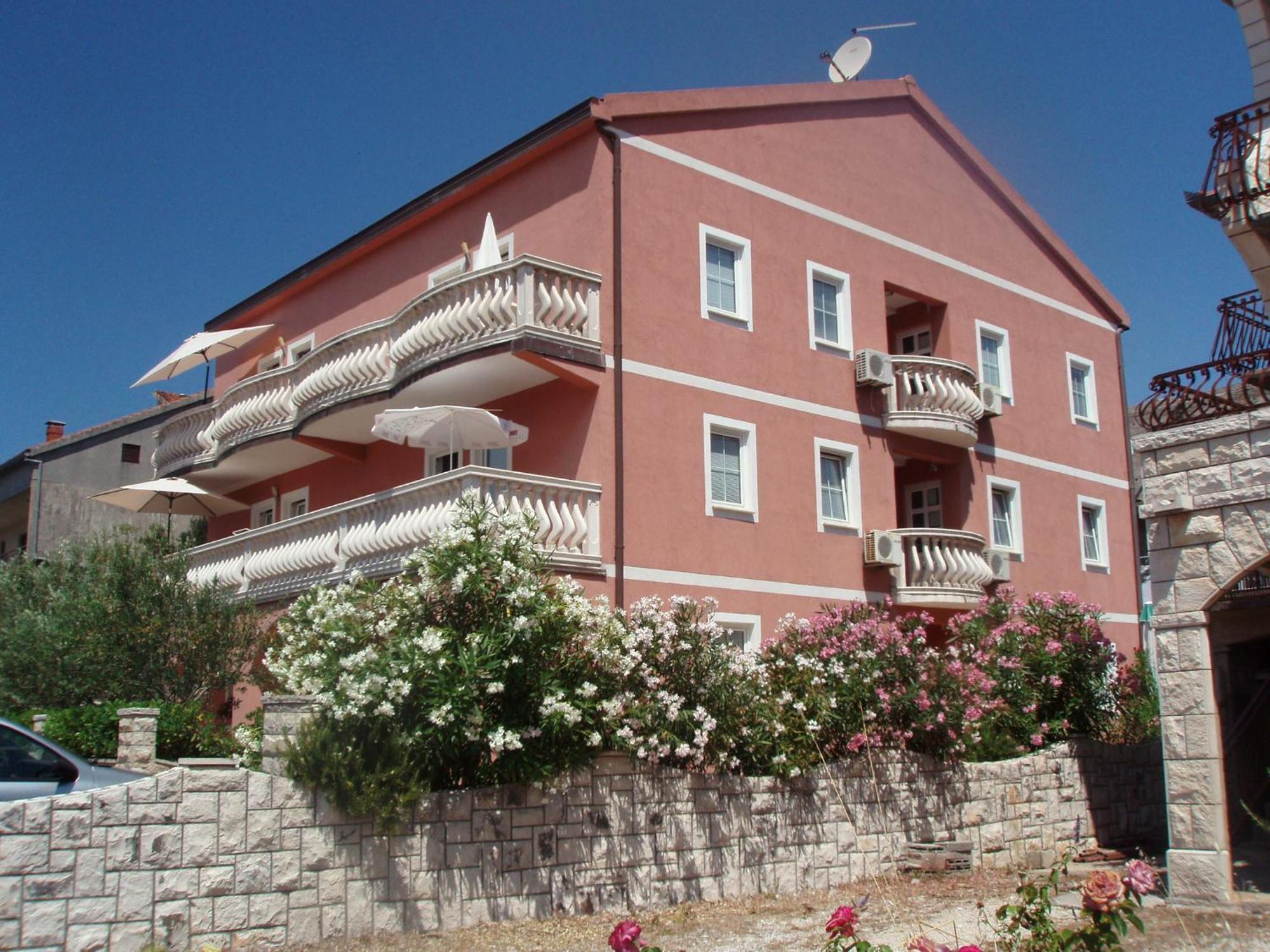 Peric * Stari Grad (Hvar)